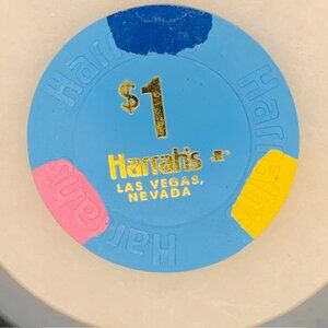 Harrah's Casino Chip Las Vegas $1 Lucky Gift Charm Coin Card Protector Gamble
